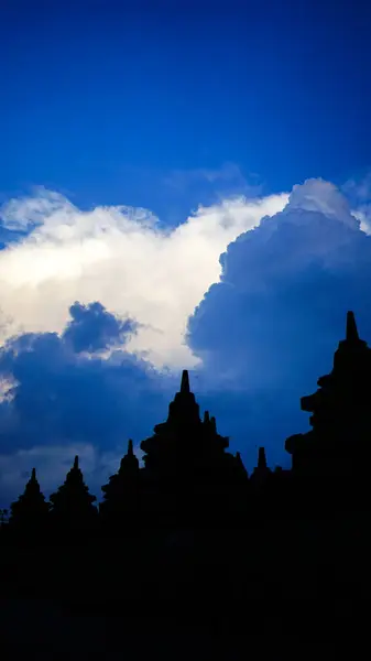 Endonezya Daki Borobudur Tapınağı Epik Bulutlu Gün Batımı Unesco Dünya — Stok fotoğraf