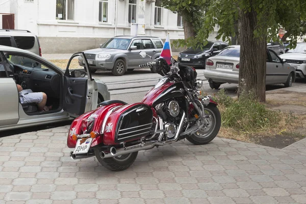 Evpatoria Crimea Junio 2018 Motocicleta Kawasaki Vulcan 1500 Clásico Tourer —  Fotos de Stock