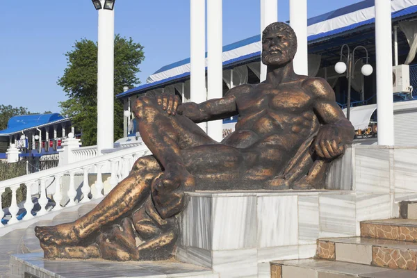 Evpatoria Crimea Juni 2018 Een Rust Hercules Een Sculptuur Stad — Stockfoto