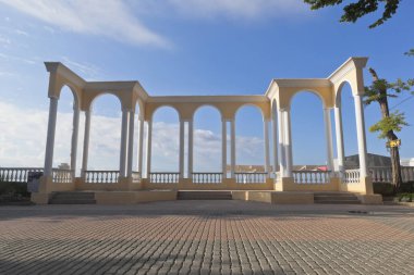 Evpatoria, Crimea - 30 Haziran 2018: Colonnade Gorki setin içinde erken sabah, Crimea Evpatoria resort kasaba üzerinde