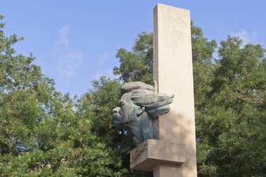 Evpatoria, Crimea - 30 Haziran 2018: Maksim Gorki Crimea Evpatoria şehir içinde Gorki dolgu anıt