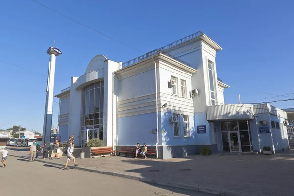 Busstation in het resort stad van Evpatoria, Crimea — Stockfoto