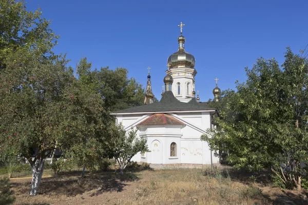 Die Kirche der Geburt Johannes des Täufers im Dorf ujutnoje, sakski Bezirk, jewpatoria, Krim — Stockfoto