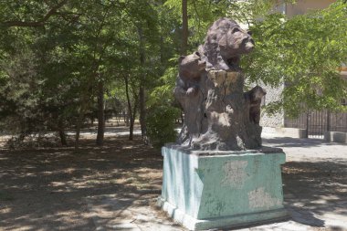 Evpatoria, Crimea - 2 Temmuz 2018: Heykel kültür ve rekreasyon resort kasaba Evpatoria, Crimea Frunze ismini central Park'ta ayı
