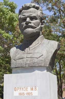 Evpatoria, Crimea - 2 Temmuz 2018: Büstü, Mihail Vasilyeviç Frunze Crimea Evpatoria şehir içinde