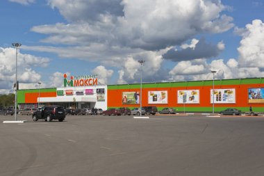 Vologda şehrinde Dalnaya sokakta Süpermarket 