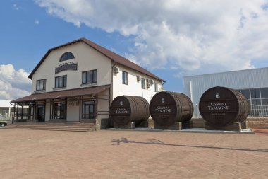 Krasnodar bölgesinin Temryuk ilçesi Taman köyünde Chateau Taman şaraphanesinin tadım odası