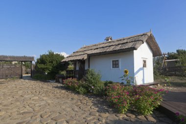 İç avlu ve etnografik kompleksi Ataman bir Kazak kulübe. Krasnodar bölgesinin Taman Temryuk ilçesi