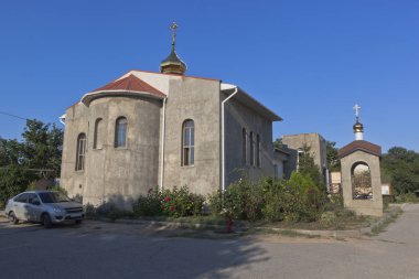 Kutsal Şehit Porfiry Kilisesi, Kırım Cumhuriyeti Saki ilçesiZaozernoye köyünde Simferopol ve Kırım Piskoposu