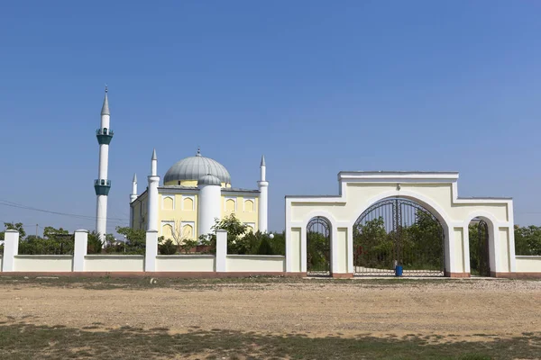 Moscheea Alma-Tarkhan Jamisi din satul Vilino, raionul Bakhchisarai, Crimeea — Fotografie, imagine de stoc