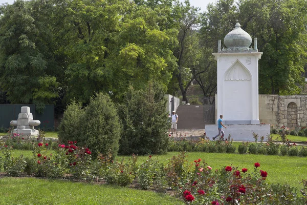 克里米亚巴赫奇沙雷汗宫花园露台景观 — 图库照片