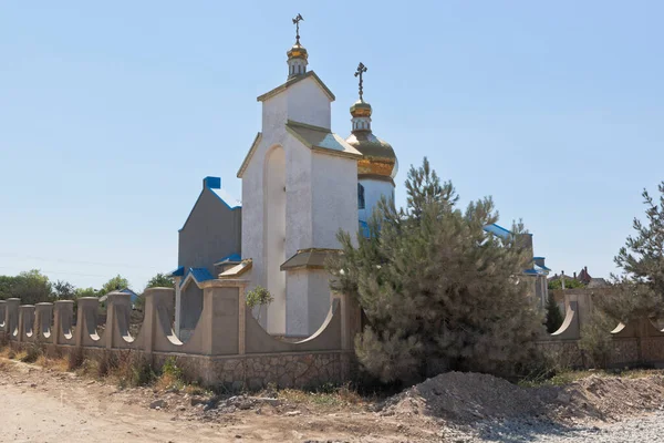 克里米亚黑海地区Olenevka村的大烈士St Barbara教堂 — 图库照片