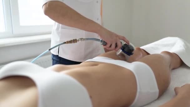 Körperpflege Nahaufnahme Von Schönen Langen Gebräunten Frauenbeinen Die Wellness Salon — Stockvideo