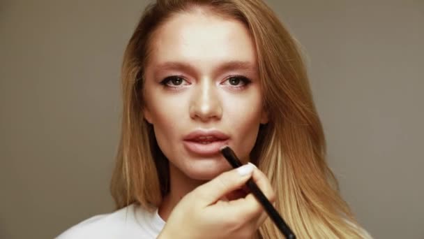 Beautiful Young Woman Long Blonde Hair Closeup Pretty Female Face — Stock Video