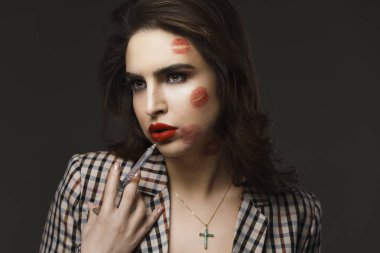 Onun bedenine girdim enjeksiyon kaldırma yüz almak kadın