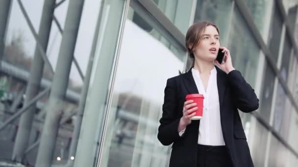 Young Successful Businesswoman Taking Walk Office Building Looking Stylish Serious — Stock Video