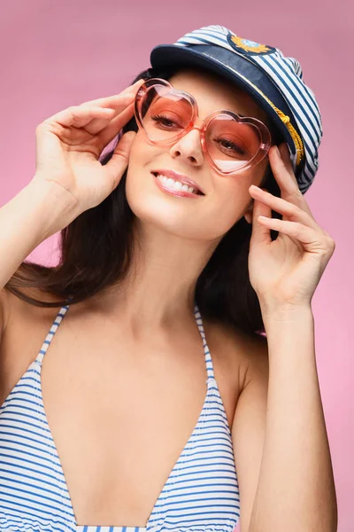 Imagem de uma jovem mulher sorridente — Fotografia de Stock