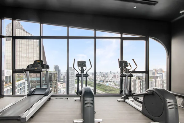 Academia Moderna Com Equipamento Exercício — Fotografia de Stock