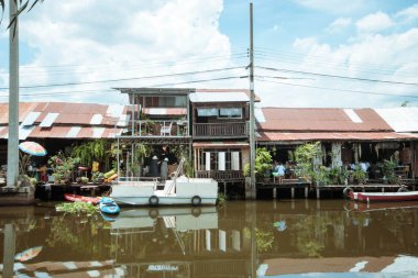 Tayland 'da kanal boyunca eski topluluklar