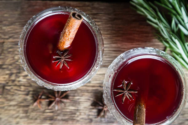 Boisson Rafraîchissante Aux Cerises Avec Cannelle Badan — Photo