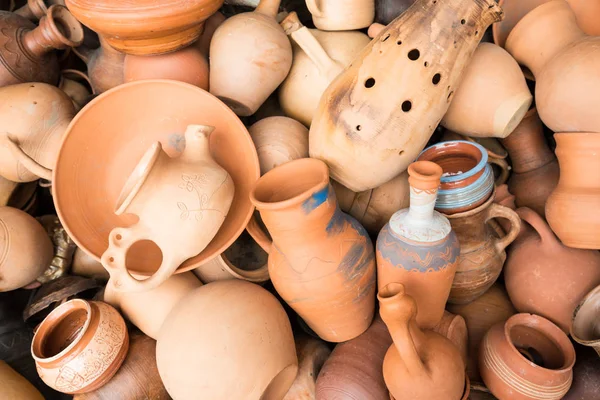 Eski kil tencere, arka plan