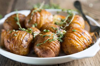 otlar fırında patates