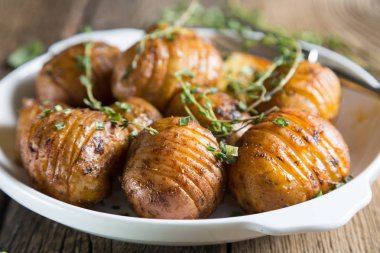 otlar fırında patates