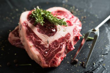 Ham mermer sığır parçası