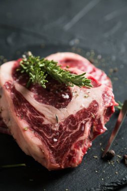 Ham mermer sığır parçası