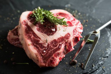 Ham mermer sığır parçası