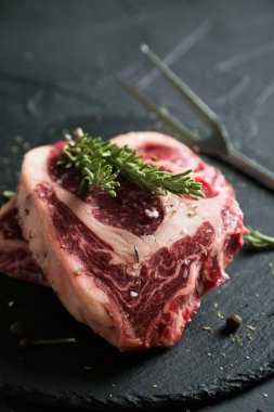 Ham mermer sığır parçası