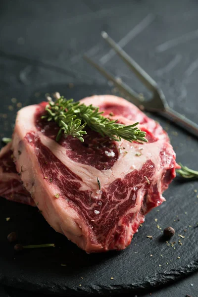 Ham mermer sığır parçası