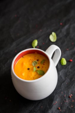 Taze havuç çorbası krem