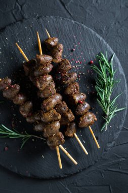 Tavuk kalp Kebap masada