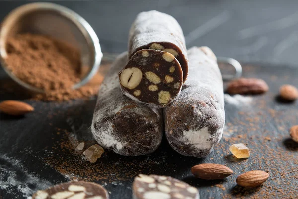 Шоколадная Салями Орехами — стоковое фото