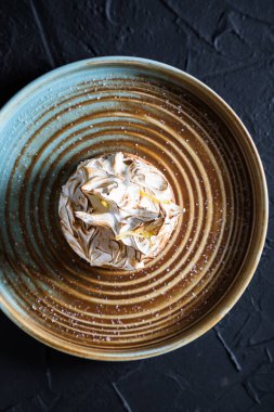 Lezzetli kek koyu arka plan üzerine