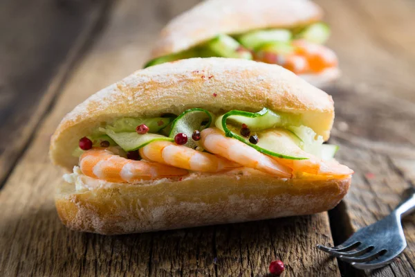 Sandwich Con Gambas Queso Crema — Foto de Stock