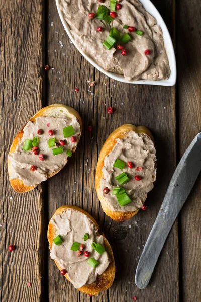 Bruschetta Mit Pastete Und Gewürzen Stockbild