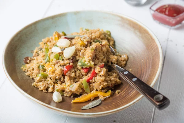 Pilaf Bulgur Mit Gemüse Und Gewürzen lizenzfreie Stockbilder