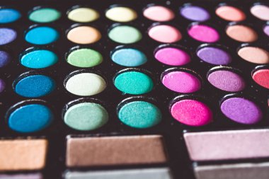 Makyaj. Göz farı. Kozmetik. Allık. Göz gölge paleti.