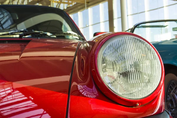 Faros Redondos Del Coche Deportivo — Foto de Stock