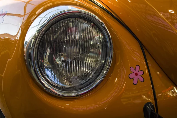 Faros Redondos Del Coche Deportivo — Foto de Stock