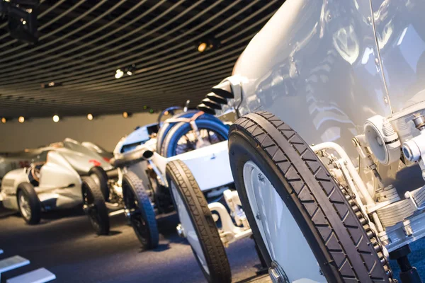 Sportwagen Der Silbernen Farbe Der Vergangenheit Ausstellung Museum — Stockfoto