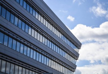 İktisat Üniversitesi Kütüphanesi. Viyana, Austria.1.03.2019. Modern binalar cam ve metal sıradışı formları. Çizgileri ve eğrileri geometri. 