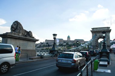 12.06.2019. Budapeşte, Macaristan. Eski Zincir Secheni Köprüsü ve çevresinde bir ortam a bir bakış. Akşam Avrupa'da turistik yer.