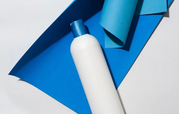 White Plastic Bottle Container Shampoo Liquid Cosmetics Bright Blue Background — Stock Photo, Image