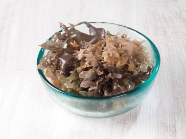 İrlandalı yosun - Carrageen Moss Musgo de Irlanda. Binominal adı: Chondrus Crispus. Bir deniz sebze ya da yenilebilir kırmızı deniz yosunu olduğunu.