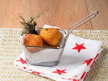 Irish Moss Croquettescroquettes patates ve Irish moss yosun ile yaptı. Besleyici vejetaryen starter.