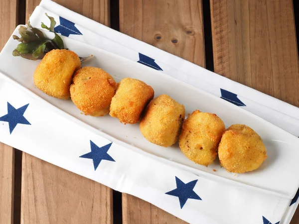 Irish Moss CroquettesCroquettes made with potato and irish moss seaweed. A nutritious vegan starter.
