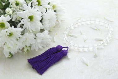 Krizantem buket ve tespih